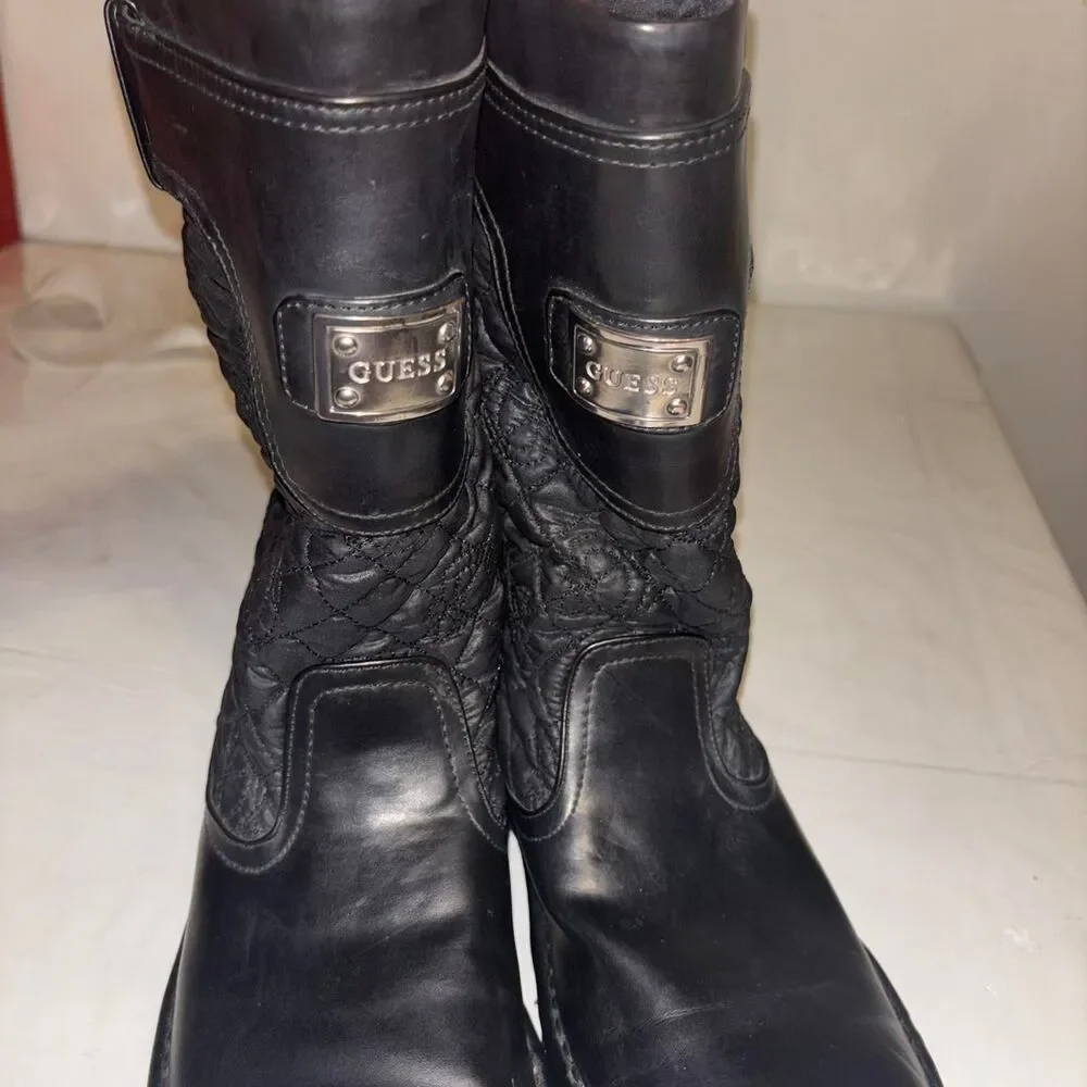 Guess women’s gwjunebug